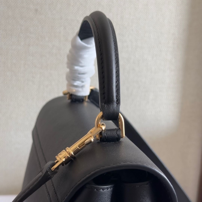 Ce1i*e kelly bags